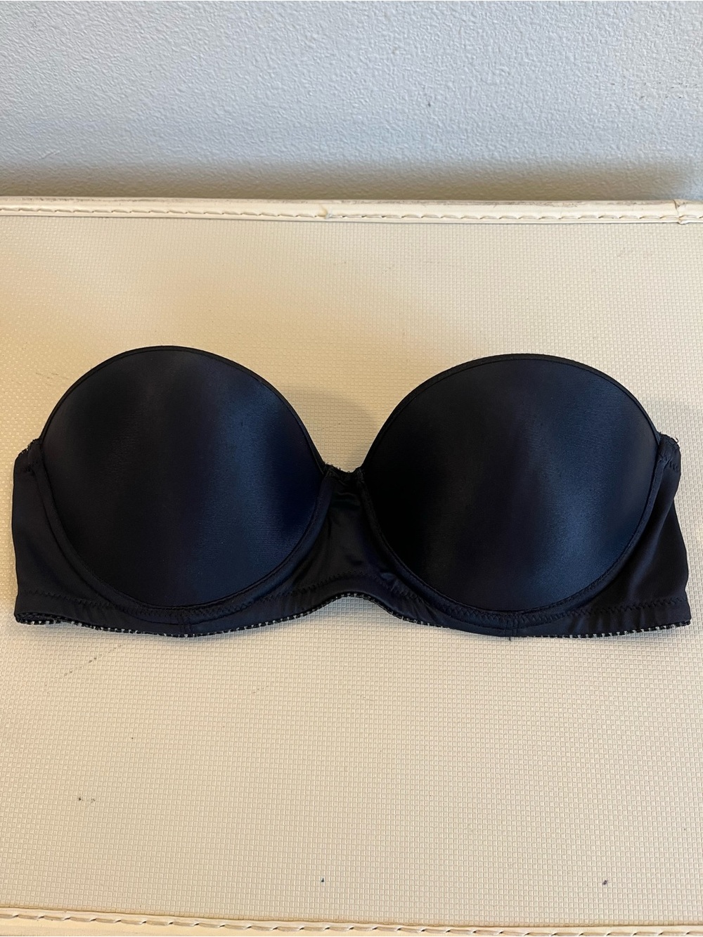 Strapless Smooth Bra in Black